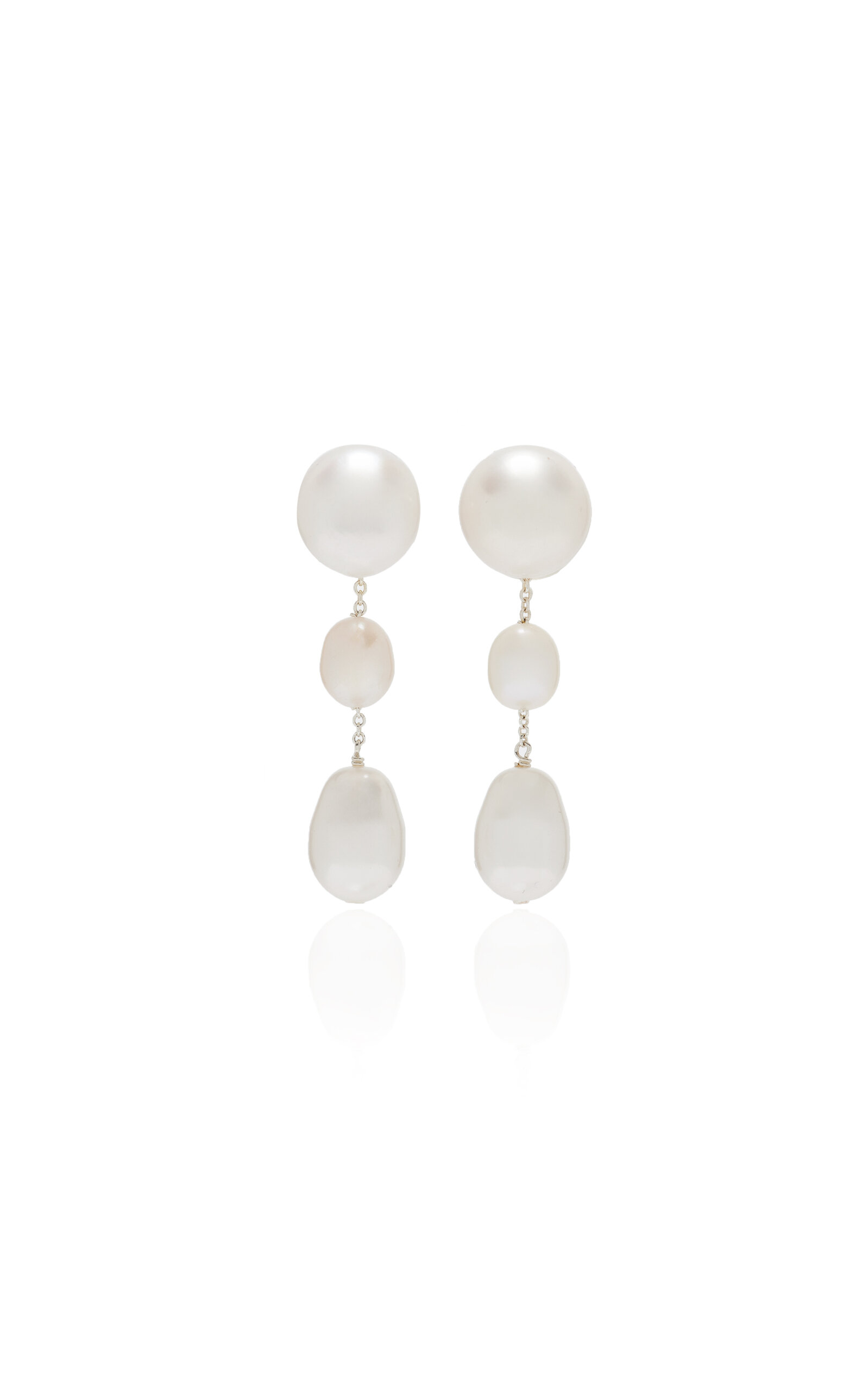 Medium Eleanor Pearl Earrings