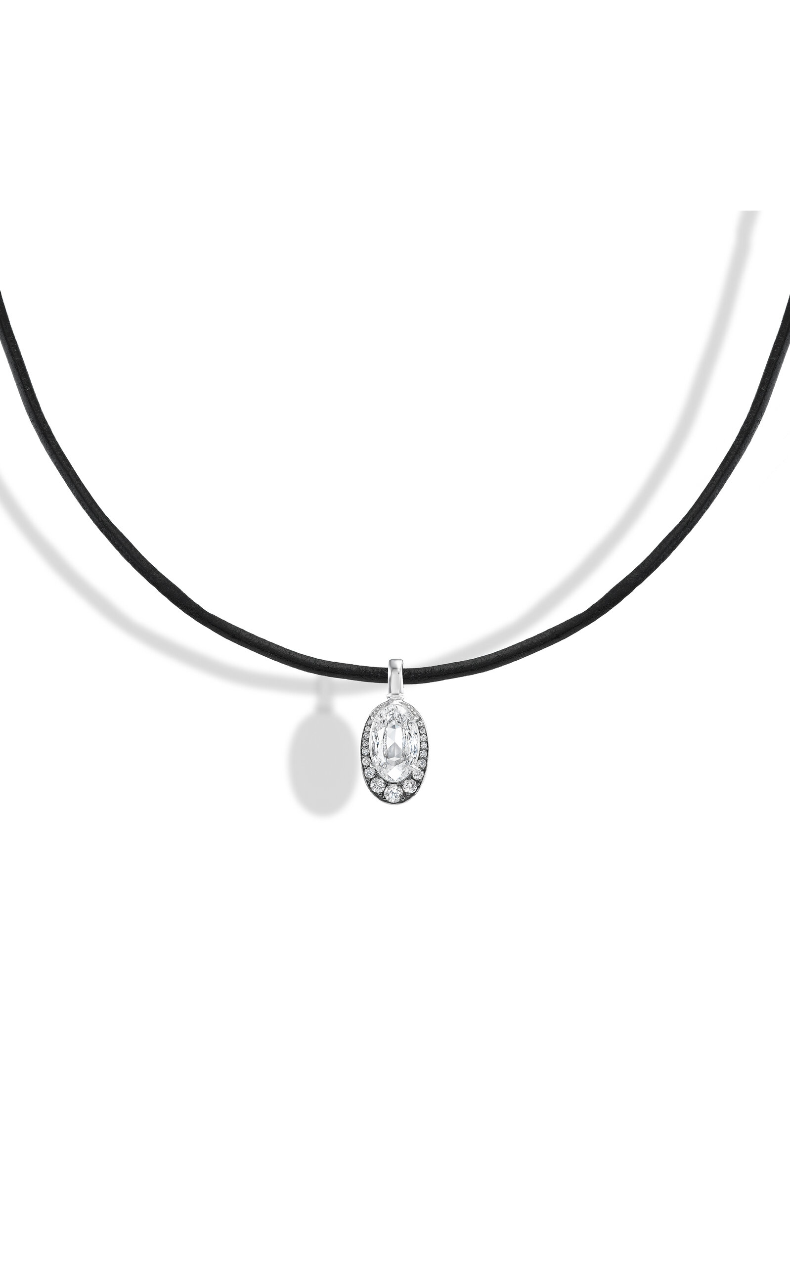 18k White Gold Portrait Cut Diamond Oval