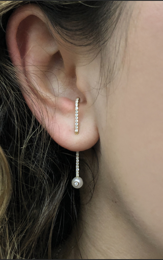 Petite Floating Pearl Pave Ear Pin展示图